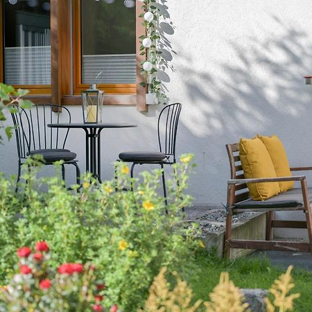 Ambassador Yellow Home Grächen Exterior foto